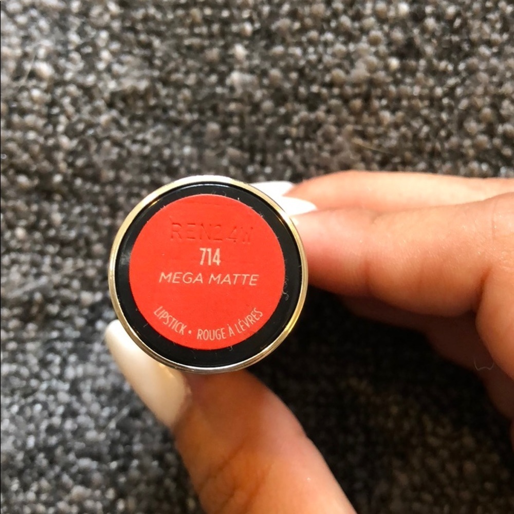 Matte Red lipstick - Picture 4 of 4